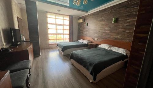 Large Twin Room