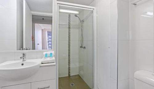 One-Bedroom Apartment with Partial Ocean View