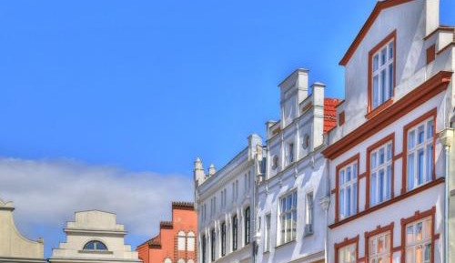 One-Bedroom Apartment with Balcony