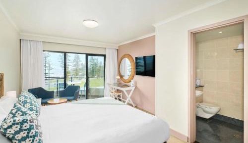 Deluxe King Room with Ocean View