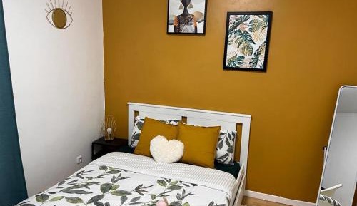 2 Adjoining Double Rooms