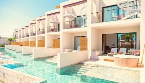  Signature Level Junior Suite Swim Up