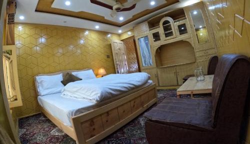 Deluxe King Suite