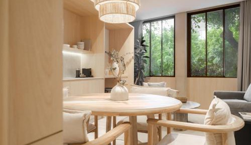 Deluxe Apartment