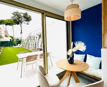 Apartment with Garden View