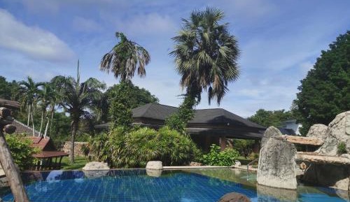Villa with Garden View