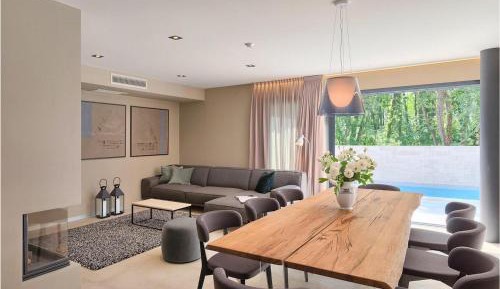 Four-Bedroom Holiday Home