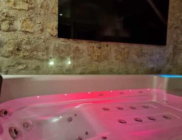 Double Room with Spa Bath
