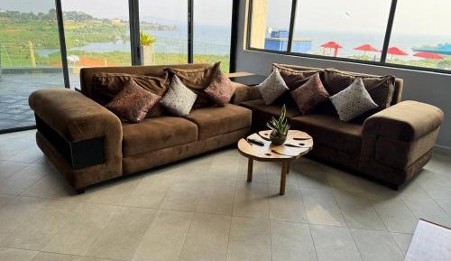 Apartment with Lake View