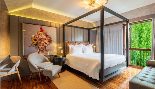 Deluxe Queen Room