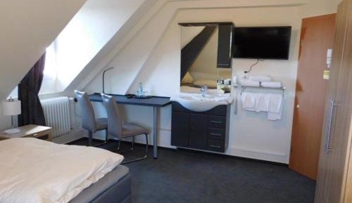Triple Room with Shared Bathroom