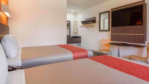 Quadruple Room - Non-Smoking