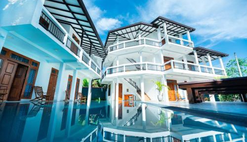 Double Room with Pool View