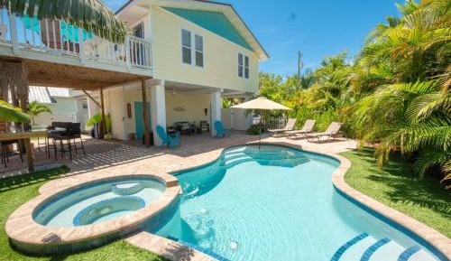 Three-Bedroom Holiday Home 