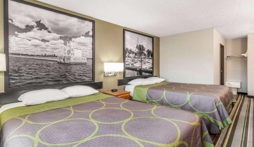 Queen Room with Two Queen Beds - Non-Smoking