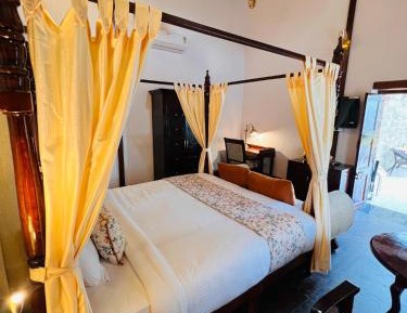 Queen Room