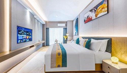 Deluxe King Room