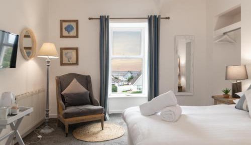 Standard Triple Room with Sea View