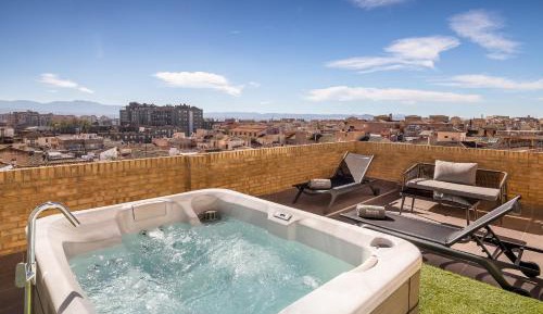 Deluxe with Hot Tub