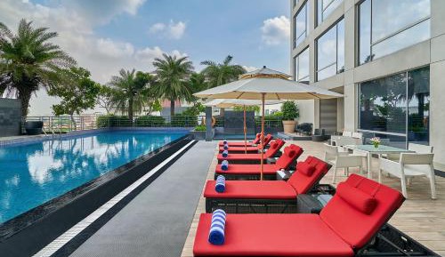King Room with Pool View 20% discount on spa, food and beverages