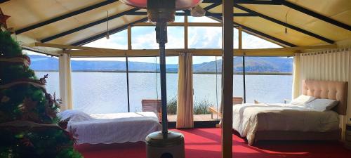 Bungalow - Water Front 