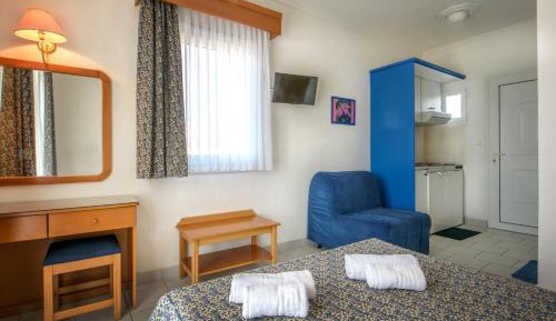 Studio with Sea View (3 Adults)