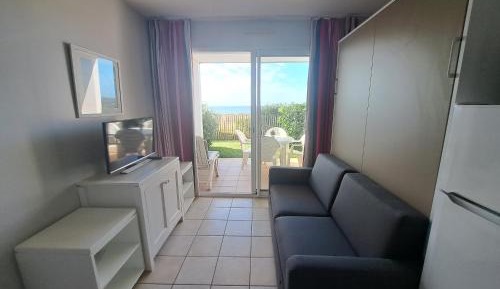 One-Bedroom Apartment with Sea View
