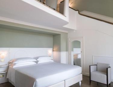 Family Suite - Split Level