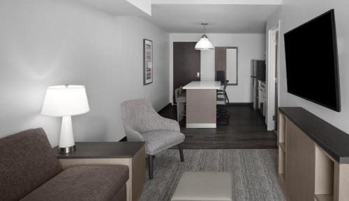 One Bedroom Kitchen Suite with Two Queen Beds and Sofa Bed