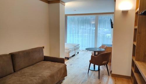 Junior Suite with Mountain View