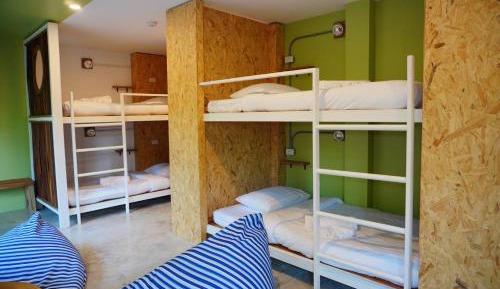 6-Bed Mixed Dormitory Room