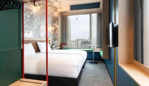 Deluxe Corner Twin Room