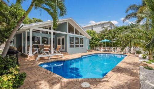 Four-Bedroom Holiday Home