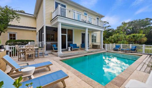 Five-Bedroom Holiday Home