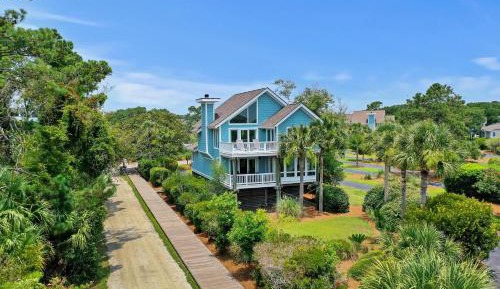 Three-Bedroom Holiday Home 