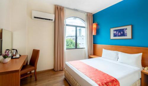 Standard Queen Room