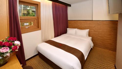[K-Ramen PKG] Standard Double Room with a set of K-Ramen