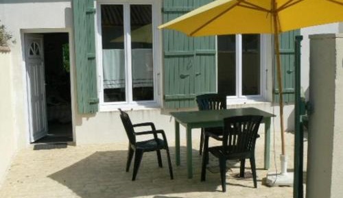 Holiday Home (6 Adults)
