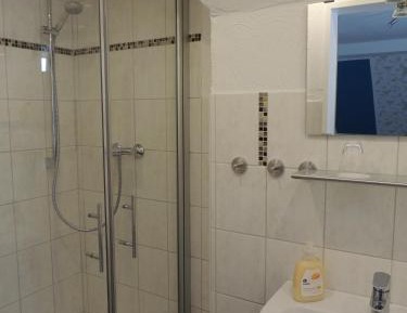 Twin Room with Shower