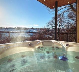 Suite with Hot Tub