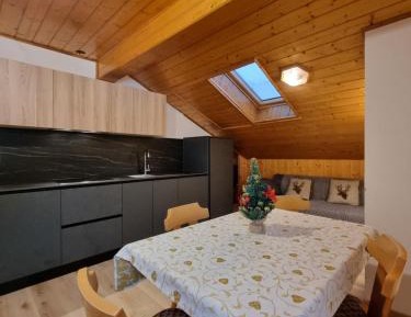 One-Bedroom Apartment with View
