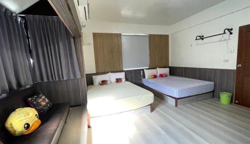 Quadruple Room with Private Bathroom