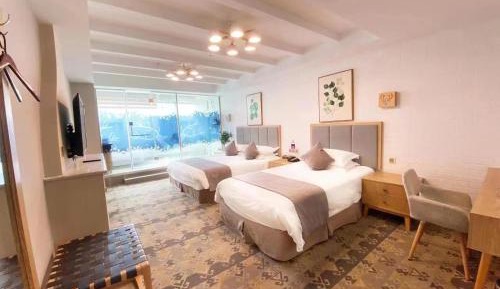 Deluxe Family Room