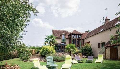Holiday Home (14 Adults)