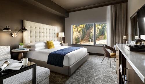 King Room with Mountain View