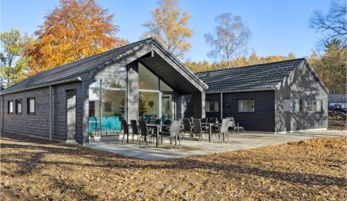 Five-Bedroom Holiday Home