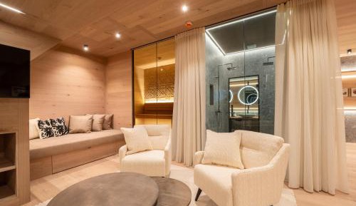 Suite with Sauna