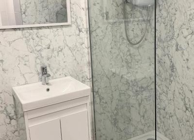 Twin Room with Shower