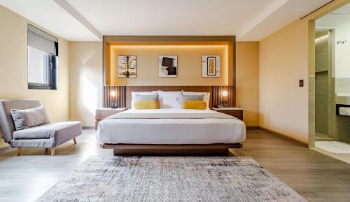 Deluxe King Room