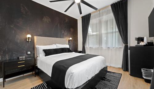 Queen Room